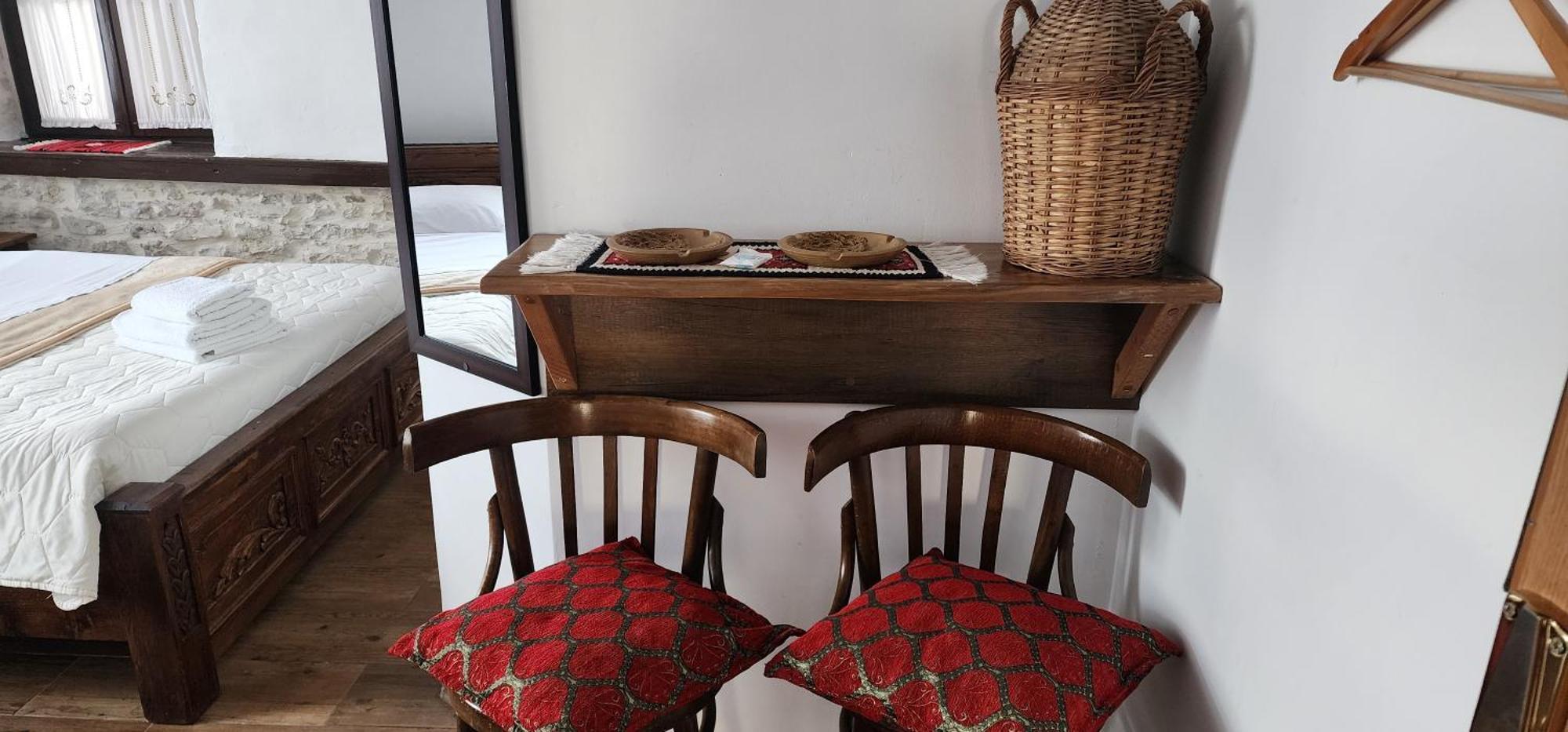 Silver Hill Guesthouse Gjirokastër Quarto foto