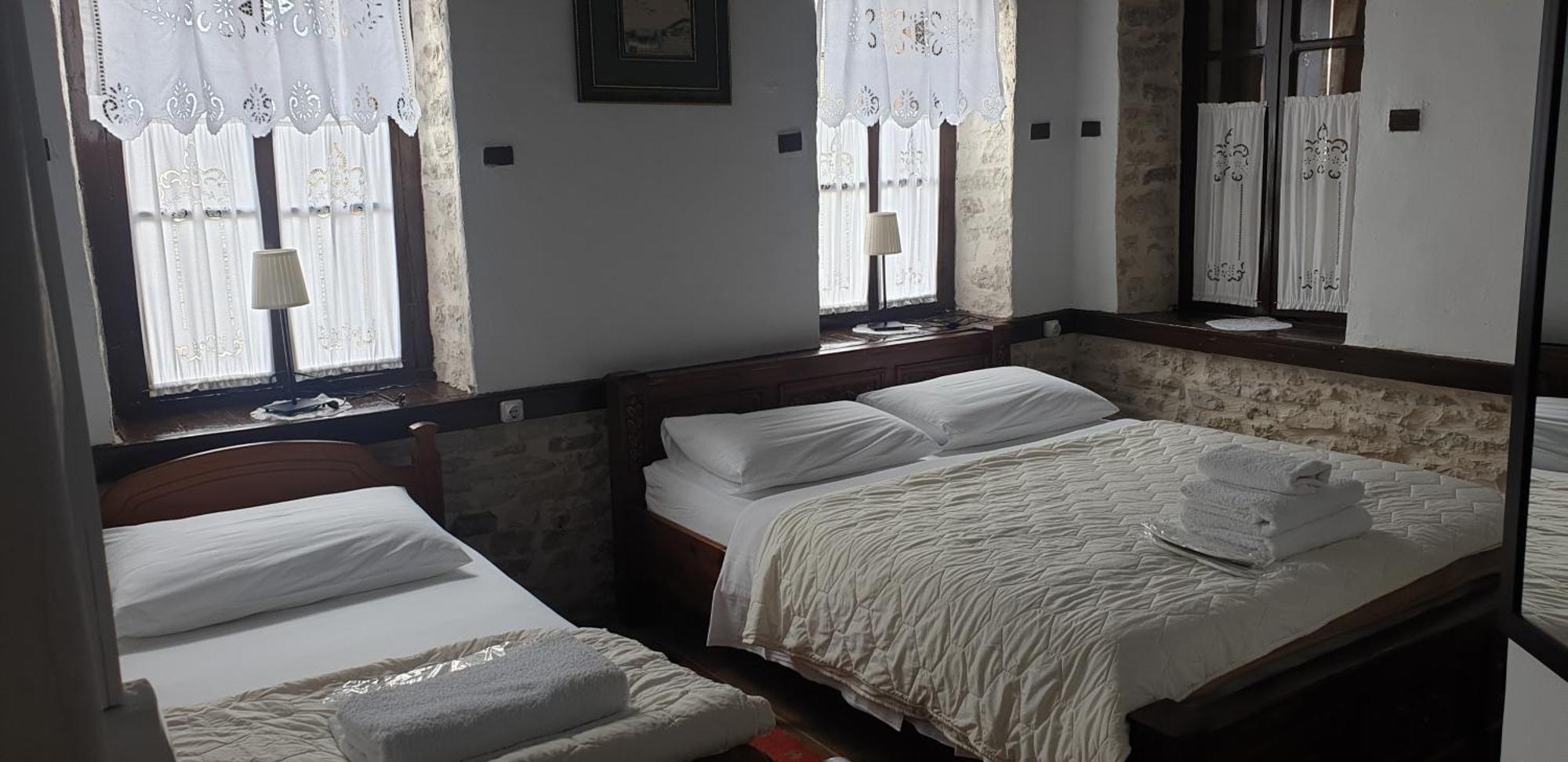 Silver Hill Guesthouse Gjirokastër Quarto foto
