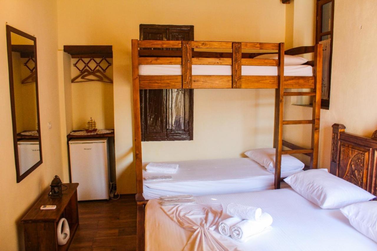 Silver Hill Guesthouse Gjirokastër Quarto foto