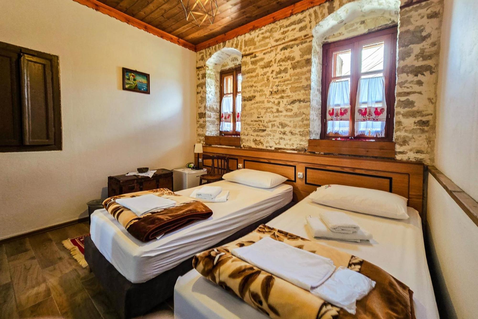 Silver Hill Guesthouse Gjirokastër Quarto foto